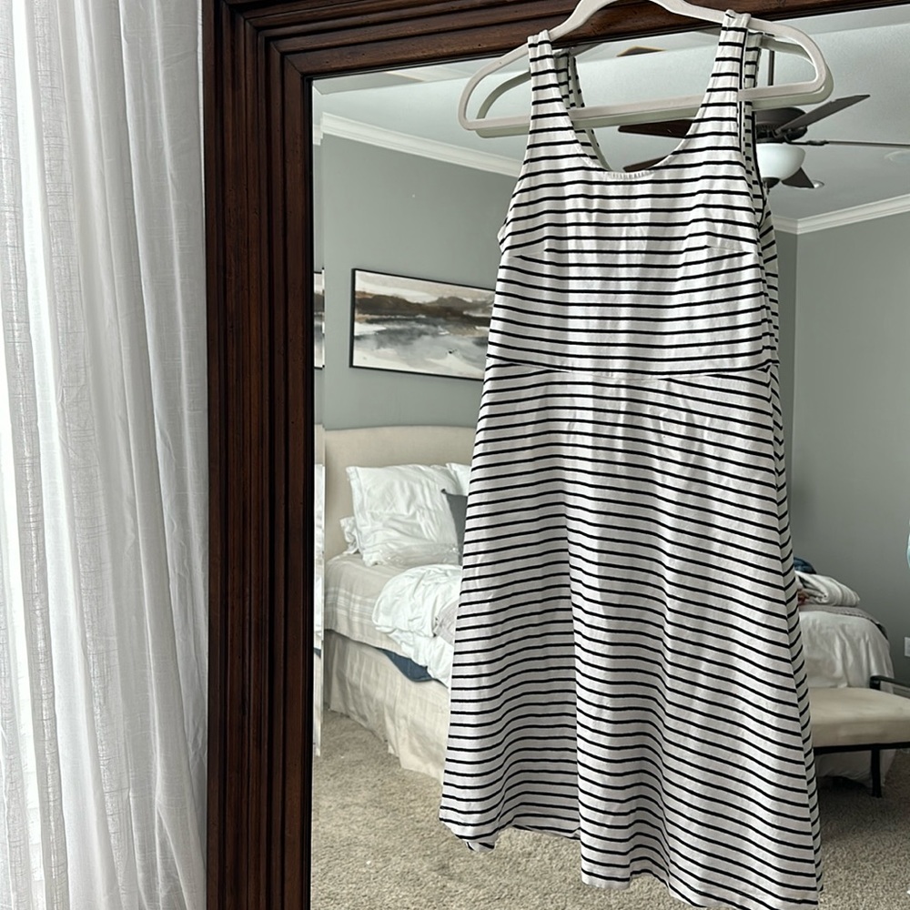 Old Navy striped scoop neck dress, medium,  very good quality
